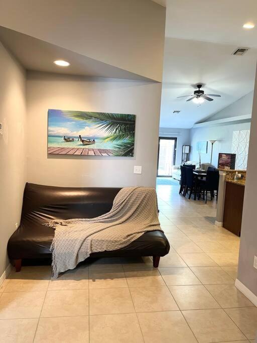 Debbie'S 3-Bedroom Apartment In A Duplex Cape Coral Extérieur photo