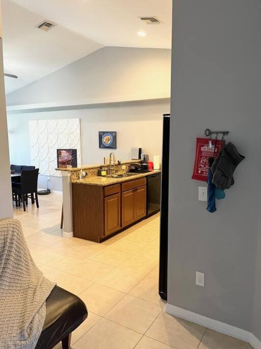 Debbie'S 3-Bedroom Apartment In A Duplex Cape Coral Extérieur photo